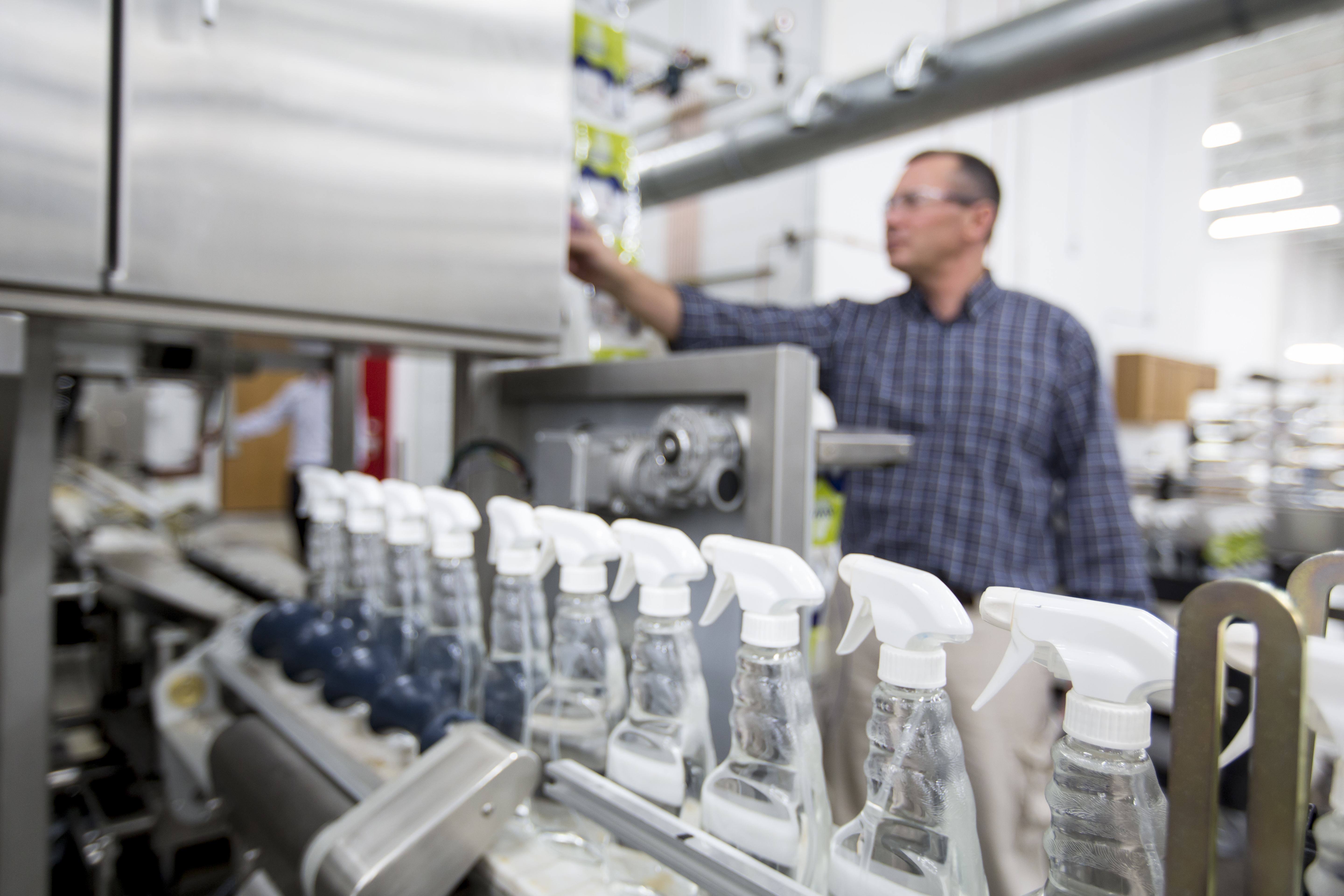 Pressure-sensitive labeling machine